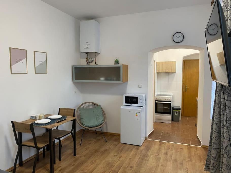 Cozy 1 Bedroom Studio In The Center Of Pilsen Eksteriør billede
